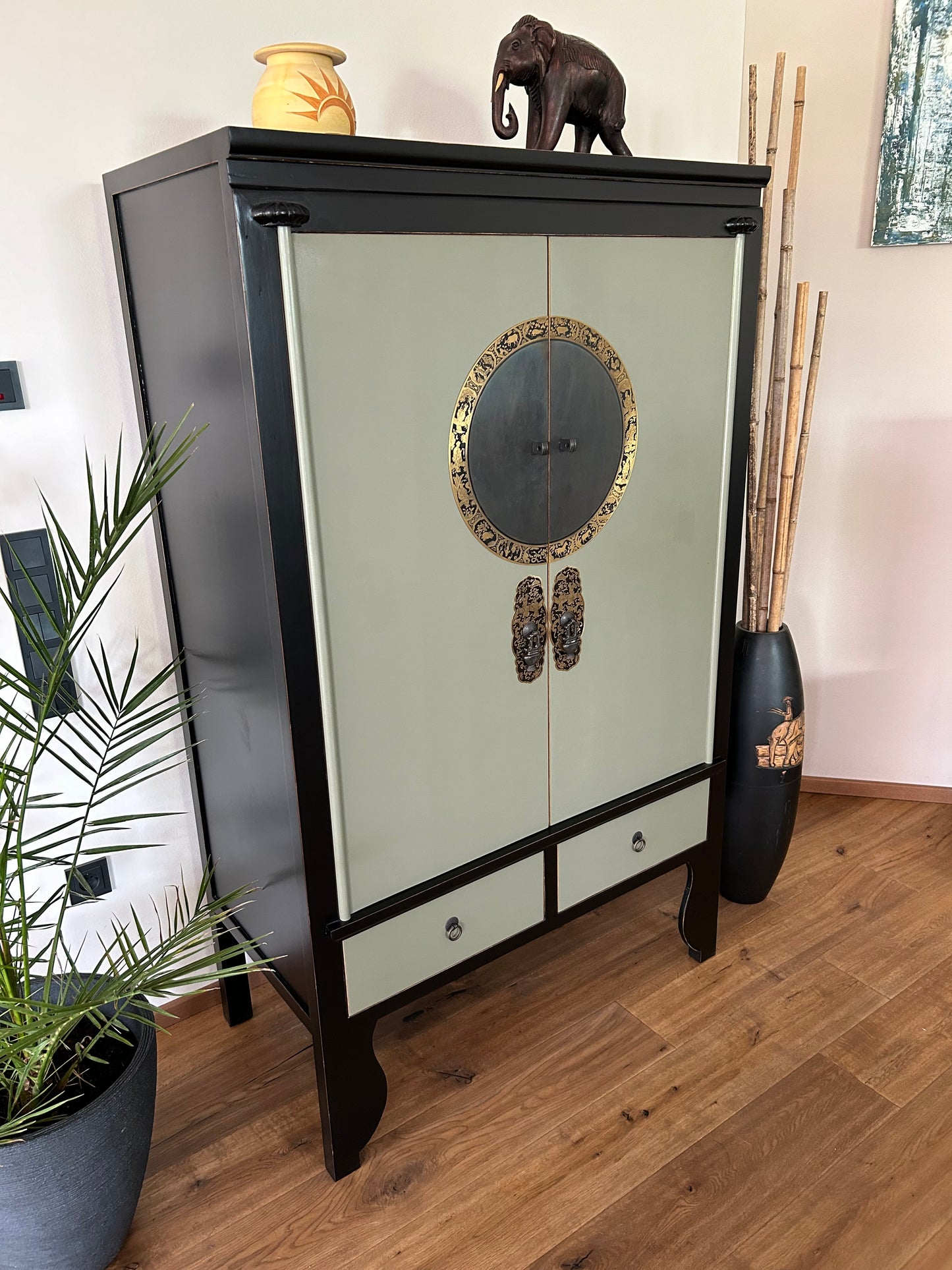 Vintage Asia Chinesischer Schrank Hochzeitsschrank Schwarz-Oliv - Art. A502/Schwarz-Oliv