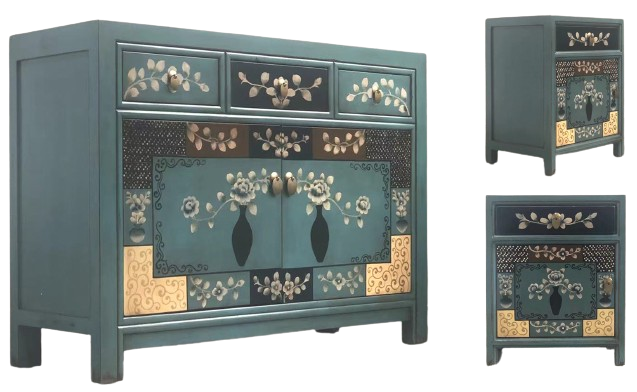 Freigestelltes Set aus Kommode und zwei Nachttischen in petrol mit aufwendigen floralen Mustern und goldenen Akzenten.